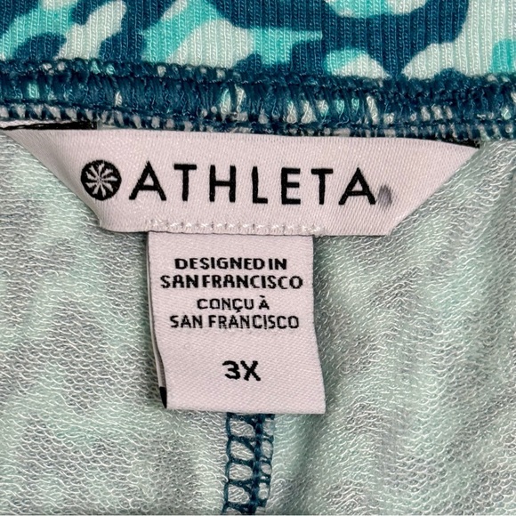 NWT! Athleta 4" Balance Shortie Teal Blue Animal
Print Blue Leopard Size 3X - Picture 7 of 10